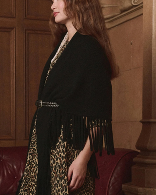 THE BIG SWEATER FRINGE SCARF