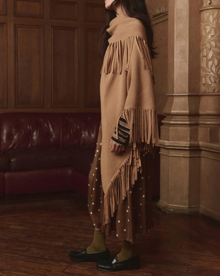 THE BIG SWEATER FRINGE SCARF