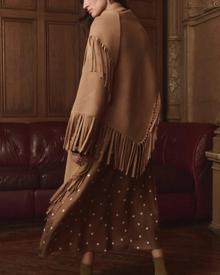 THE BIG SWEATER FRINGE SCARF
