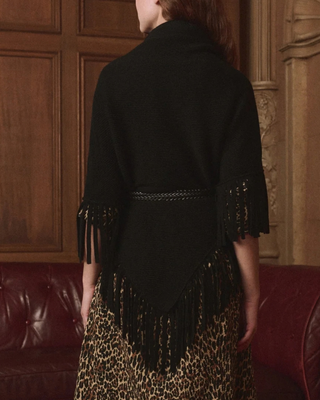 THE BIG SWEATER FRINGE SCARF