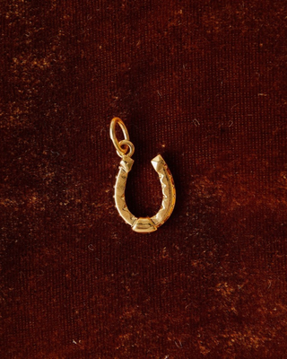 SMALL FORTUNA HORSESHOE CHARM