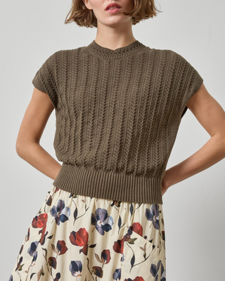 NOVELTY STITCH WEDGE SWEATER