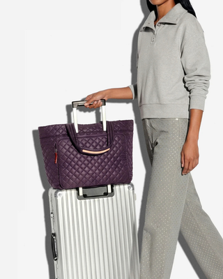 LARGE METRO TRAVEL TOTE III