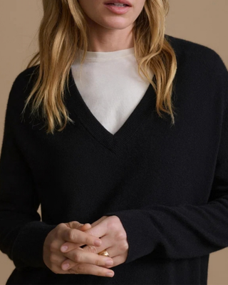 FLYNN CASHMERE V-NECK SWEATER