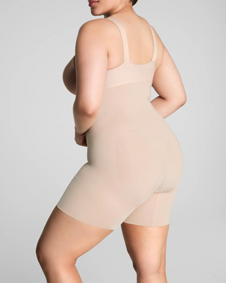 HIGH WAISTED MID-THIGH SHORT