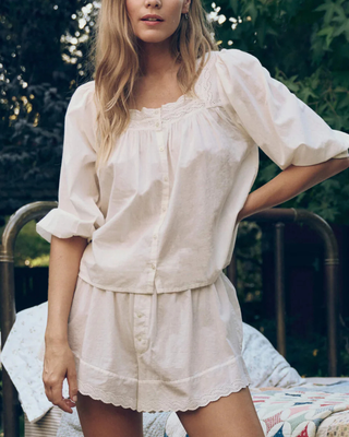 THE EYELET TAP SHORT