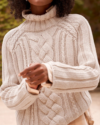 COTSWOLD CABLE KNIT TURTLENECK