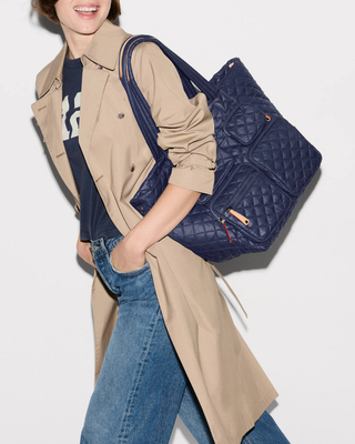 MEDIUM METRO TRAVEL TOTE