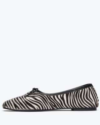 JADA SQUARE TOE FLAT