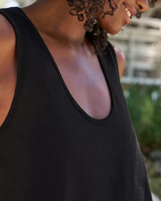INNY SLEEVELESS TANK