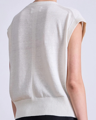 FINE WEIGHT CROPPED VEST