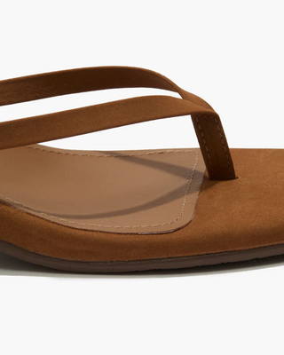 SQUARE TOE JULIA KITTEN HEEL