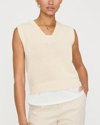 HUGO SLEEVELESS LOOKER