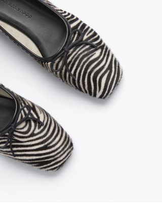 JADA SQUARE TOE FLAT