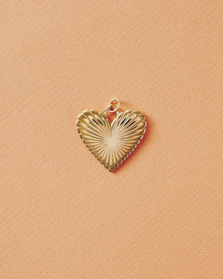RIBBED HEART OF GOLD CHARM