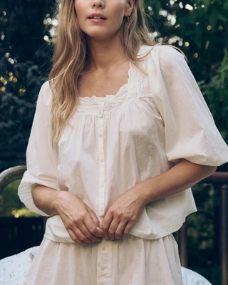 THE EYELET BUTTON SLEEP TOP
