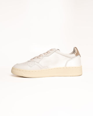 MEDALIST LOW SNEAKERS