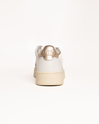 MEDALIST LOW SNEAKERS