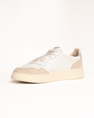MEDALIST LOW SNEAKERS